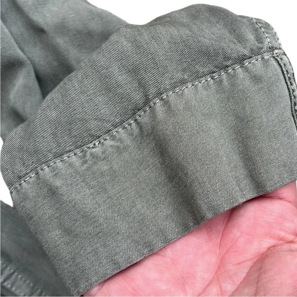 EUC AMO Tiered Ruffle Back Army Shirt Jacket
Size Small - Picture 5 of 7